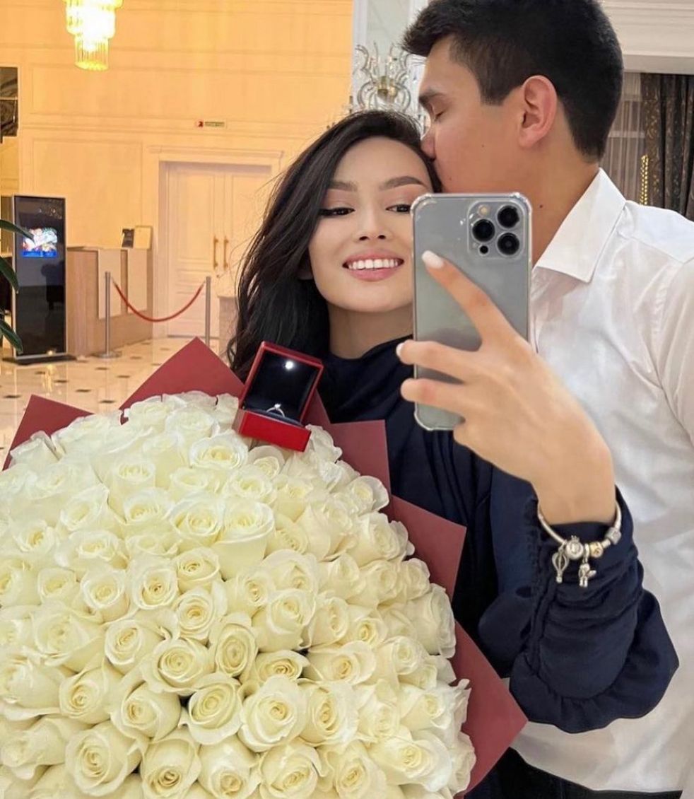 Luxury White Rose Bouquet (25–100 Roses) – Same Day Delivery Wellington FL – Nieve