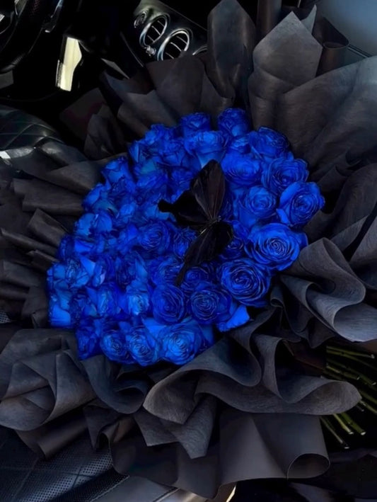 Ramo Buchon Blue Roses